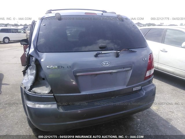 KNDJD733255411062 - 2005 KIA SORENTO EX/LX GRAY photo 6