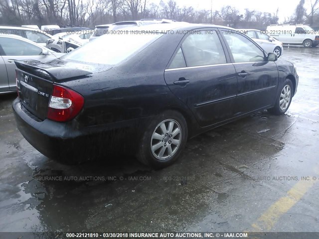 4T1BE30K22U094113 - 2002 TOYOTA CAMRY LE/XLE/SE შავი ფოტო 4