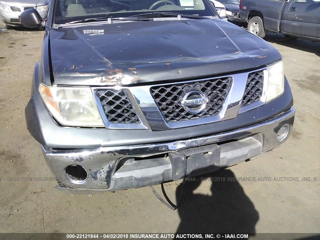 1N6AD07U25C408245 - 2005 NISSAN FRONTIER CREW CAB LE/SE/OFF ROAD GRAY photo 6