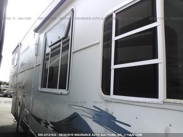 1KB331M224E146713 - 2004 HOLIDAY RAMBLER OTHER  WHITE photo 3