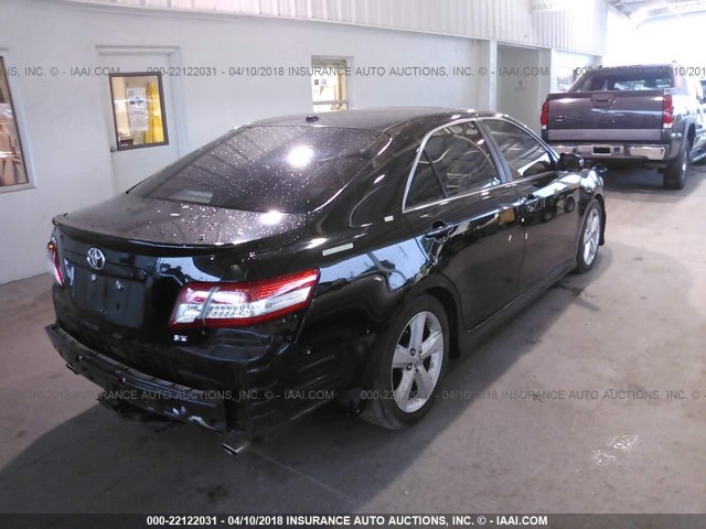 4T1BF3EK8BU224949 - 2011 TOYOTA CAMRY SE/LE/XLE BLACK photo 4