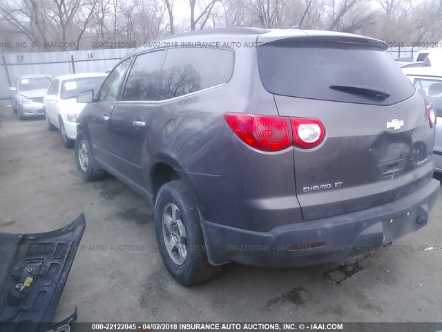 1GNEV23DX9S134637 - 2009 CHEVROLET TRAVERSE LT GRAY photo 3