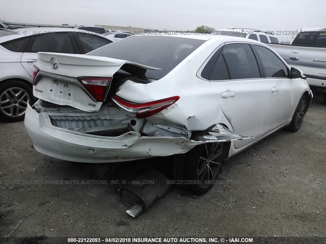 4T1BF1FK3GU143593 - 2016 TOYOTA CAMRY LE/XLE/SE/XSE SILVER photo 4