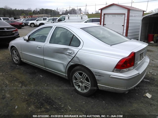 YV1RS640652470103 - 2005 VOLVO S60 SILVER photo 3