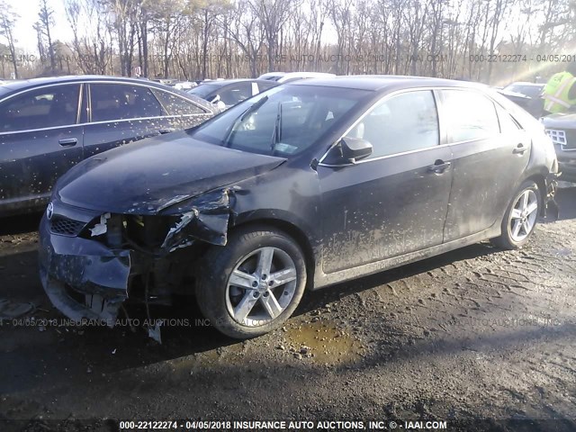 4T1BF1FK0DU299862 - 2013 TOYOTA CAMRY L/SE/LE/XLE 黑色 照片 2