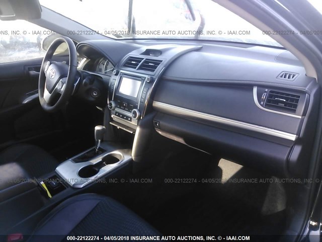 4T1BF1FK0DU299862 - 2013 TOYOTA CAMRY L/SE/LE/XLE 黑色 照片 5