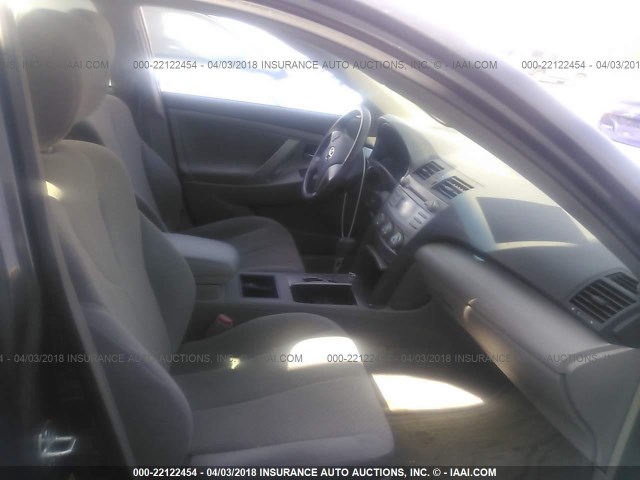 4T1BE46K28U196680 - 2008 TOYOTA CAMRY CE/LE/XLE/SE GRAY photo 5