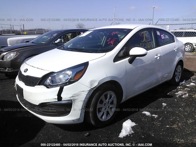 KNADM4A38G6677517 - 2016 KIA RIO LX WHITE photo 2