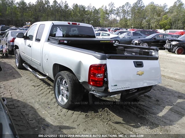 1GCRCSE03BZ139590 - 2011 CHEVROLET SILVERADO C1500 LT SILVER photo 3