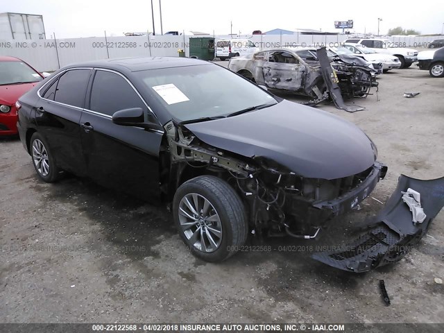 4T1BF1FK6GU586062 - 2016 TOYOTA CAMRY LE/XLE/SE/XSE Schwarz Foto 1