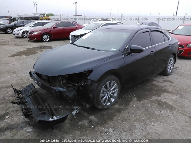 4T1BF1FK6GU586062 - 2016 TOYOTA CAMRY LE/XLE/SE/XSE Schwarz Foto 2