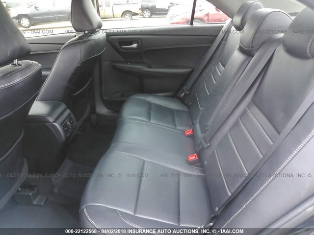 4T1BF1FK6GU586062 - 2016 TOYOTA CAMRY LE/XLE/SE/XSE Schwarz Foto 8