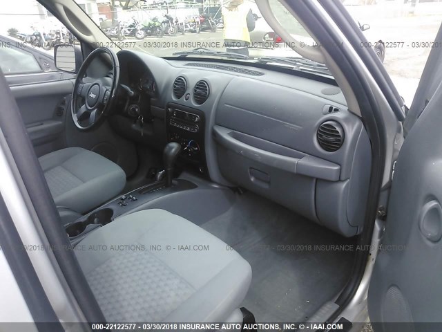 1J4GL48KX6W166996 - 2006 JEEP LIBERTY SPORT Gümüş foto 5