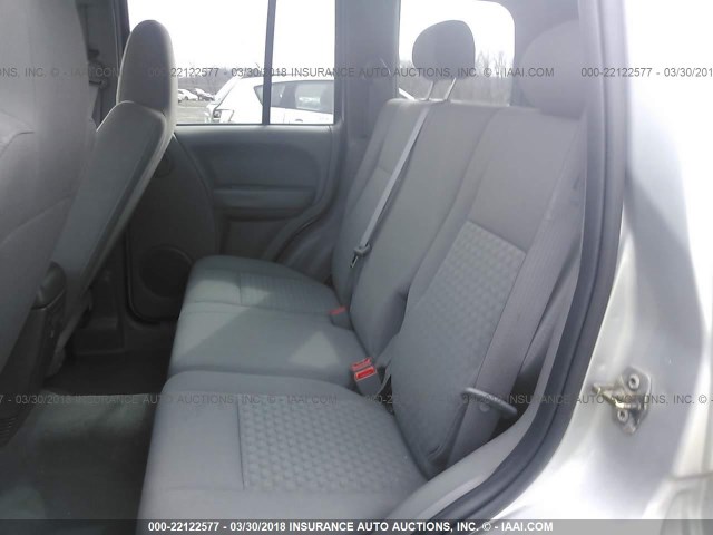 1J4GL48KX6W166996 - 2006 JEEP LIBERTY SPORT Gümüş foto 8