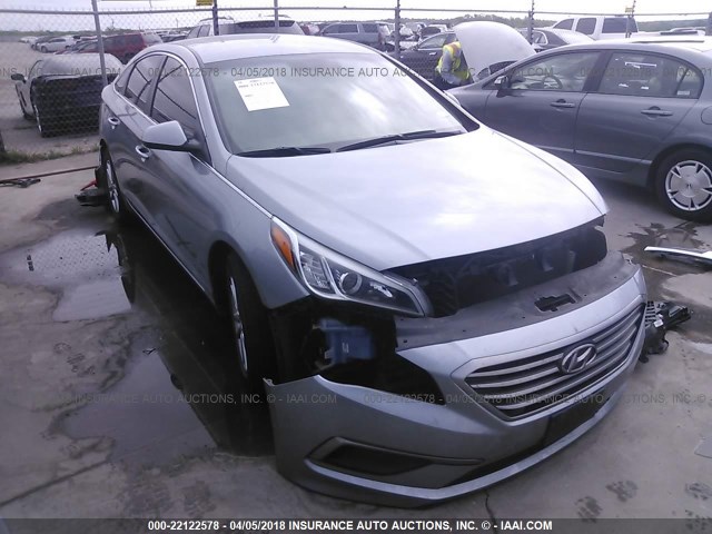 5NPE24AF8GH295985 - 2016 HYUNDAI SONATA SE SILVER photo 1