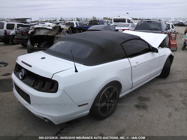 1ZVBP8EM0E5243930 - 2014 FORD MUSTANG WHITE photo 4