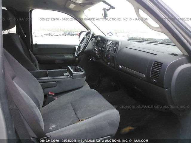 2GTEC290791133206 - 2009 GMC SIERRA C1500 SLE SILVER photo 5