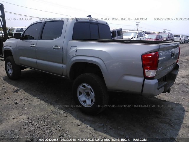 3TMCZ5ANXHM075243 - 2017 TOYOTA TACOMA DBL CAB/SR/TRDSPT/OR/PRO ვერცხლისფერი ფოტო 3