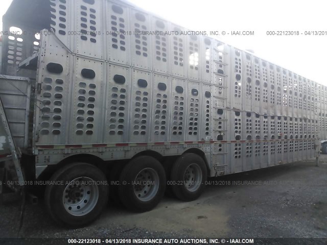 1W1UCS135WD519422 - 1998 WILSON TRAILER CO LIVESTOCK  SILVER photo 4