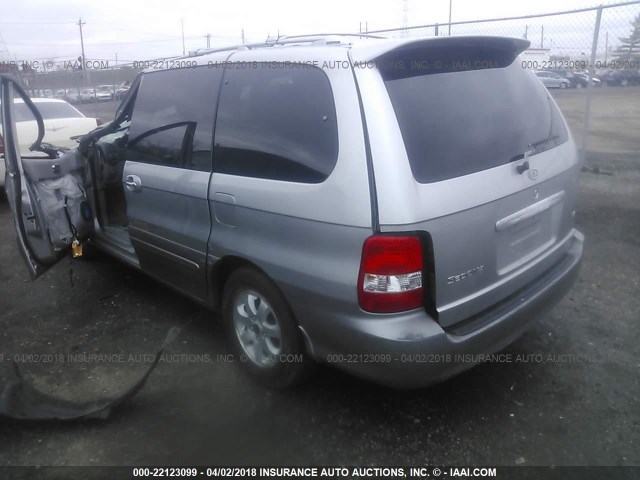 KNDUP131656616796 - 2005 KIA SEDONA EX/LX SILVER photo 3