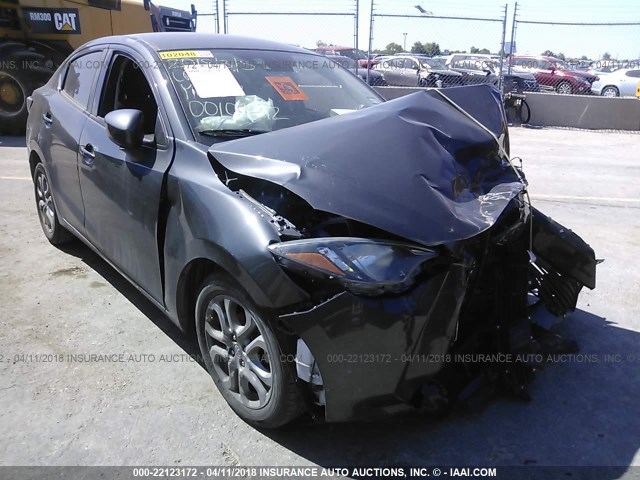 3MYDLBZV6GY140817 - 2016 TOYOTA SCION IA GRAY photo 1