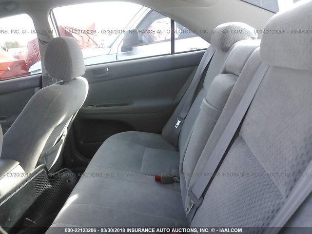 4T1BE32K24U831147 - 2004 TOYOTA CAMRY LE/XLE/SE ვერცხლისფერი ფოტო 8