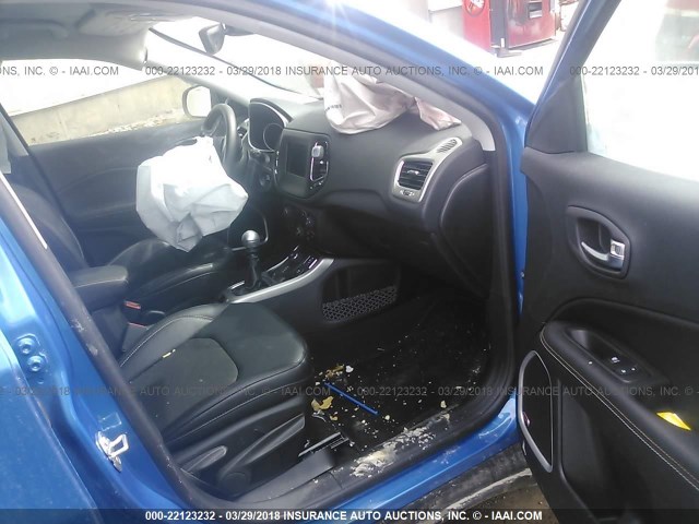 3C4NJDBB9HT650680 - 2017 JEEP COMPASS LATITUDE 蓝色 照片 5