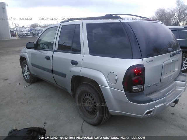 1GNDT13S652279775 - 2005 CHEVROLET TRAILBLAZER LS/LT SILVER photo 3