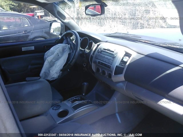 3TMJU4GN3AM092835 - 2010 TOYOTA TACOMA DOUBLE CAB PRERUNNER GRAY photo 5