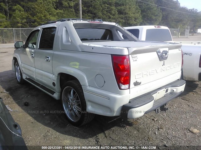 3GNEC12Z26G118173 - 2006 CHEVROLET AVALANCHE C1500 WHITE photo 3