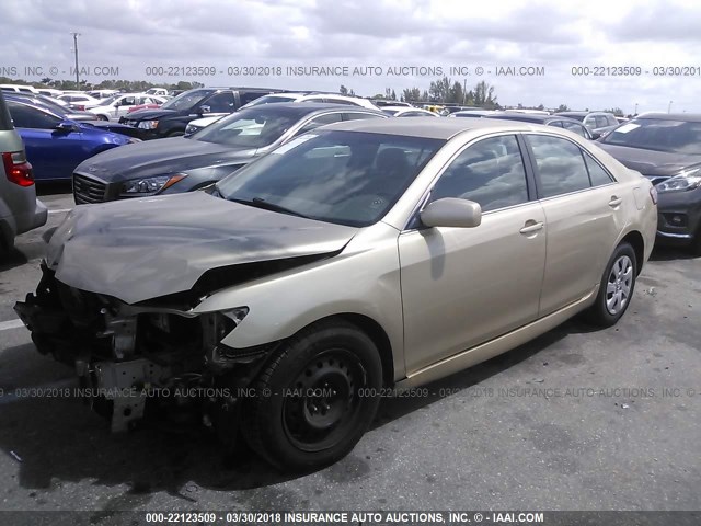 4T1BF3EK3BU679577 - 2011 TOYOTA CAMRY SE/LE/XLE GOLD photo 2