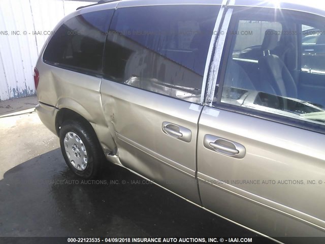 2C4GP44R64R604030 - 2004 CHRYSLER TOWN & COUNTRY LX Champagne photo 6