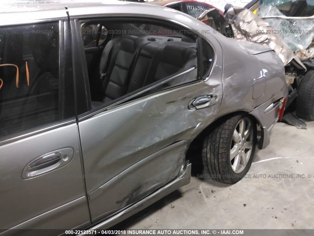 JN1DA31D82T449853 - 2002 NISSAN MAXIMA GLE/GXE/SE GRAY photo 6