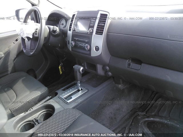 1N6AD0CU0FN754094 - 2015 NISSAN FRONTIER SV/PRO-4X GRAY photo 5