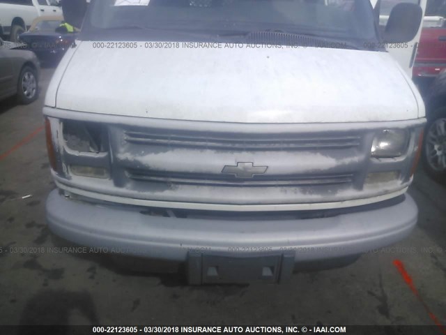 1GCFG29M721146593 - 2002 CHEVROLET EXPRESS G2500  WHITE photo 6