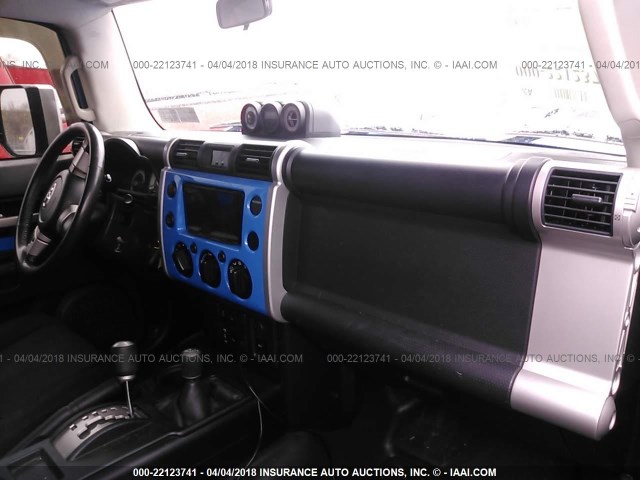 JTEBU11FX70057611 - 2007 TOYOTA FJ CRUISER BLUE photo 5