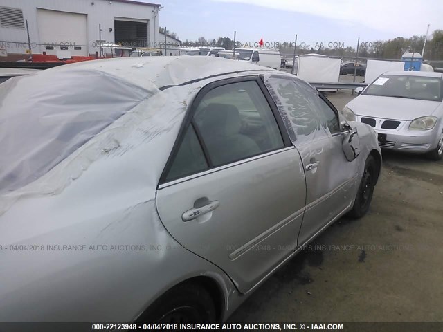 4T1BE32K42U566728 - 2002 TOYOTA CAMRY LE/XLE/SE 银色 照片 6