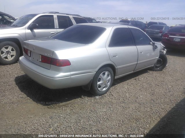 4T1BG22K71U057672 - 2001 TOYOTA CAMRY CE/LE/XLE SILVER photo 4