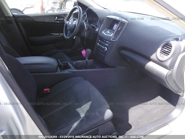 1N4AA5APXEC470574 - 2014 NISSAN MAXIMA S/SV SILVER photo 5