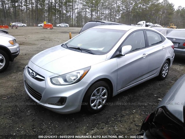 KMHCT4AE6EU689060 - 2014 HYUNDAI ACCENT GLS/GS SILVER photo 2