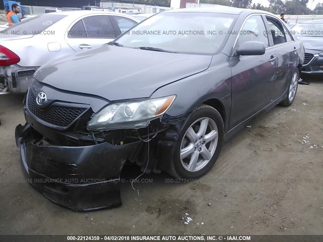 4T1BE46K77U550627 - 2007 TOYOTA CAMRY NEW GENERAT CE/LE/XLE/SE GRAY photo 2