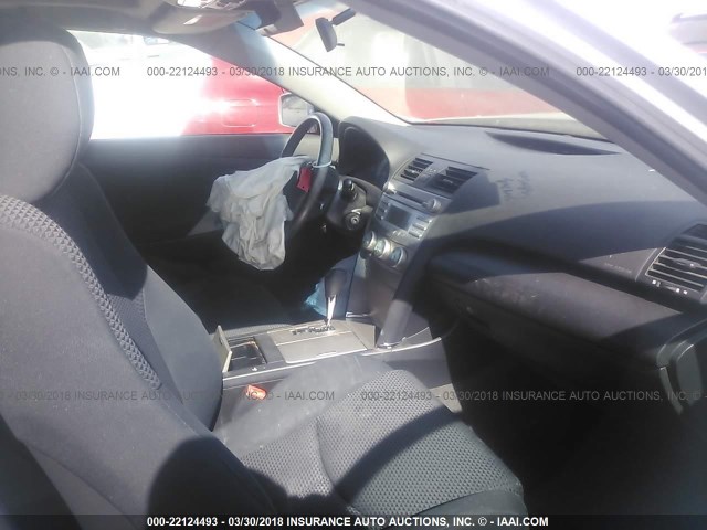 4T1BE46KX9U372893 - 2009 TOYOTA CAMRY SE/LE/XLE Серебристый фото 5