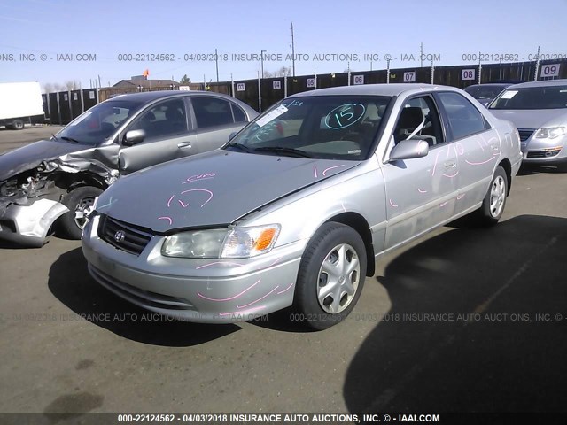 4T1BG22K81U867876 - 2001 TOYOTA CAMRY CE/LE/XLE SILVER photo 2