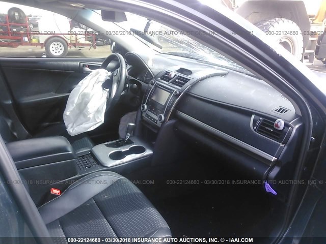 4T1BF1FK0CU603500 - 2012 TOYOTA CAMRY SE/LE/XLE BLACK photo 5