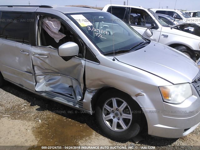 2A4RR5D15AR278178 - 2010 CHRYSLER TOWN & COUNTRY TOURING SILVER photo 6