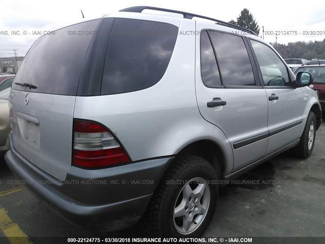 4JGAB54E2XA084307 - 1999 MERCEDES-BENZ ML 320 SILVER photo 4