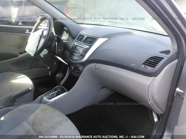 KMHCT4AE7DU352699 - 2013 HYUNDAI ACCENT GLS/GS GRAY photo 5