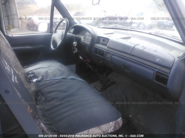 2FTEF25Y1PCA58619 - 1993 FORD F250 WHITE photo 5
