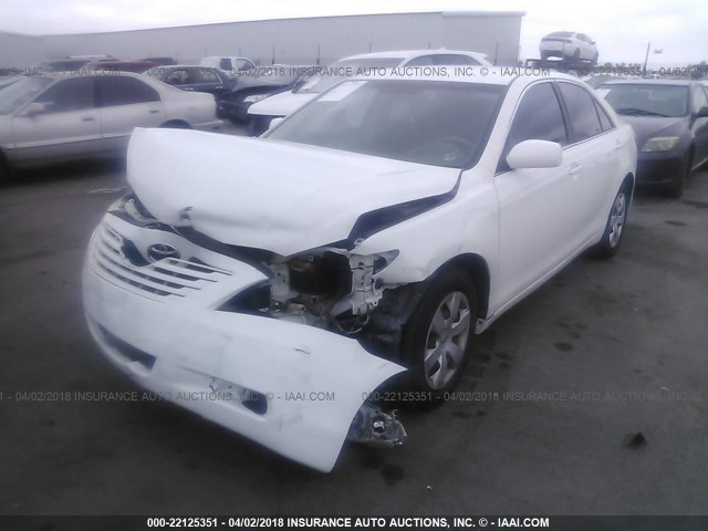 4T1BE46K58U740671 - 2008 TOYOTA CAMRY CE/LE/XLE/SE WHITE photo 2