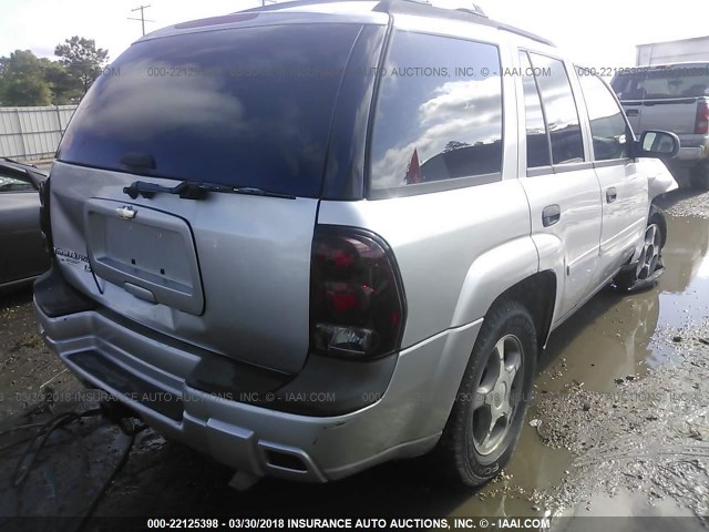 1GNDS13S262348109 - 2006 CHEVROLET TRAILBLAZER LS/LT SILVER photo 4